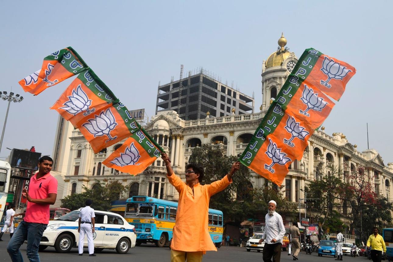 झारखंड Politics Update: सत्ता और विपक्ष के बीच बढ़ी टकराव की स्थिति, कई मुद्दों पर Political Heat तेज